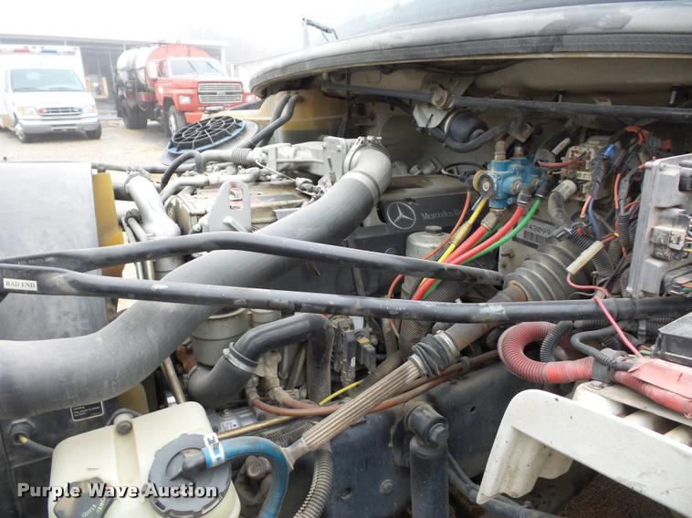 image for item BG9531 2006 Freightliner Business Class M2 pothole patcher truck