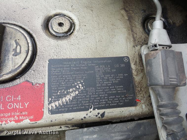 image for item BG9531 2006 Freightliner Business Class M2 pothole patcher truck