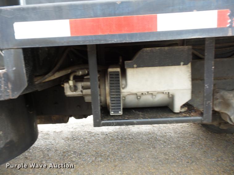 image for item BG9531 2006 Freightliner Business Class M2 pothole patcher truck