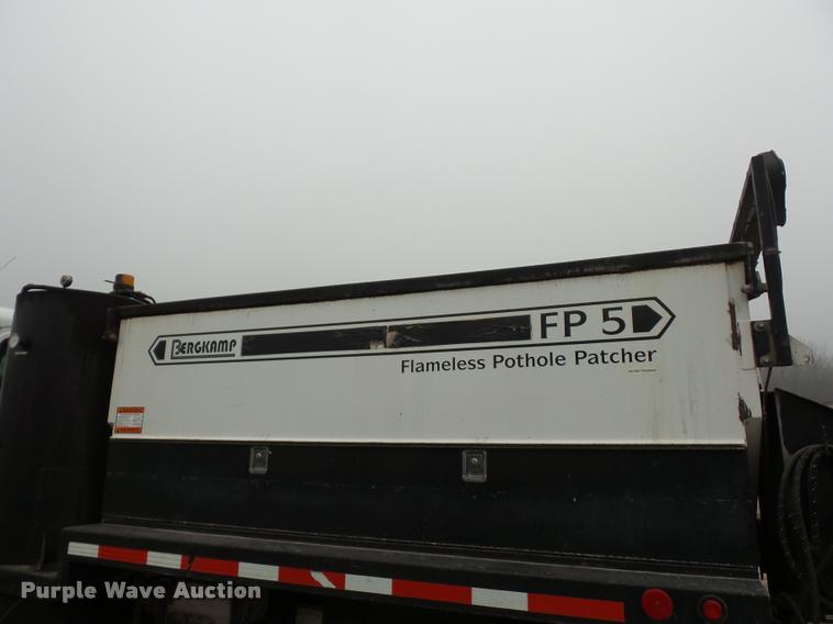 image for item BG9531 2006 Freightliner Business Class M2 pothole patcher truck