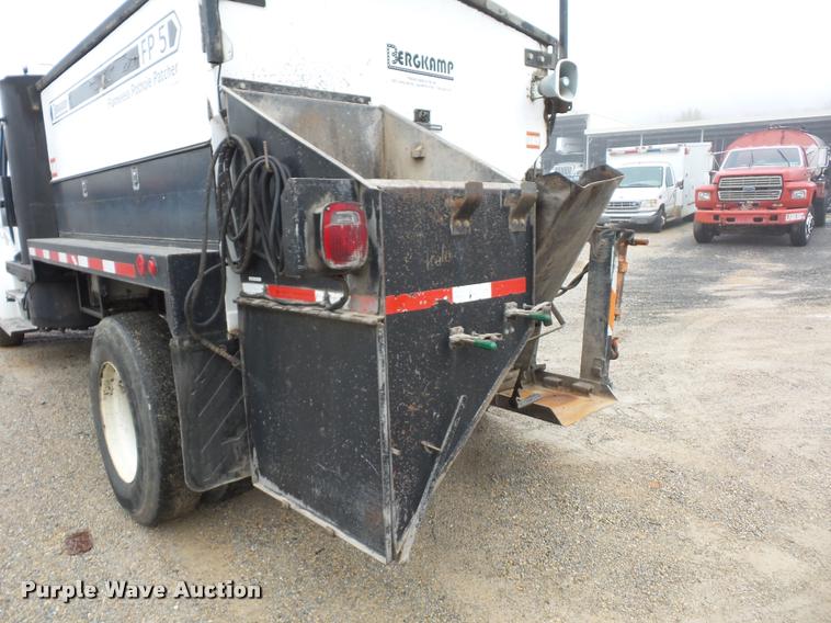 image for item BG9531 2006 Freightliner Business Class M2 pothole patcher truck