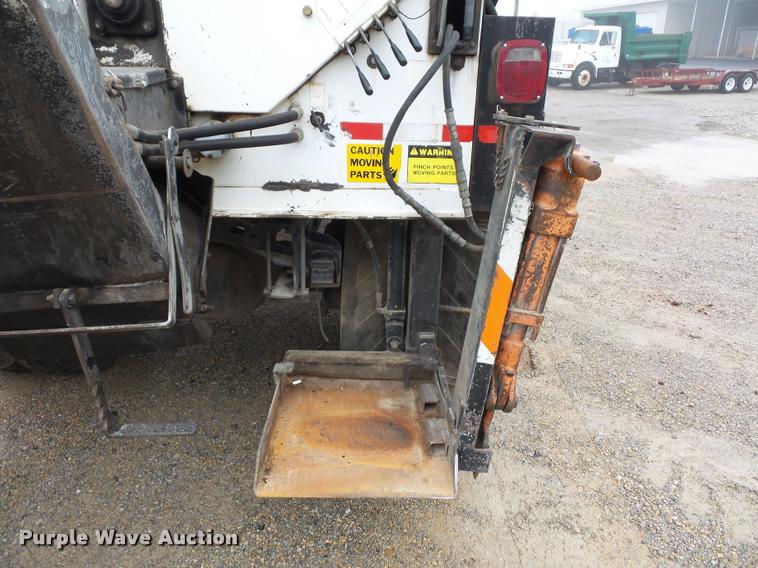 image for item BG9531 2006 Freightliner Business Class M2 pothole patcher truck
