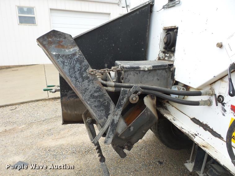 image for item BG9531 2006 Freightliner Business Class M2 pothole patcher truck
