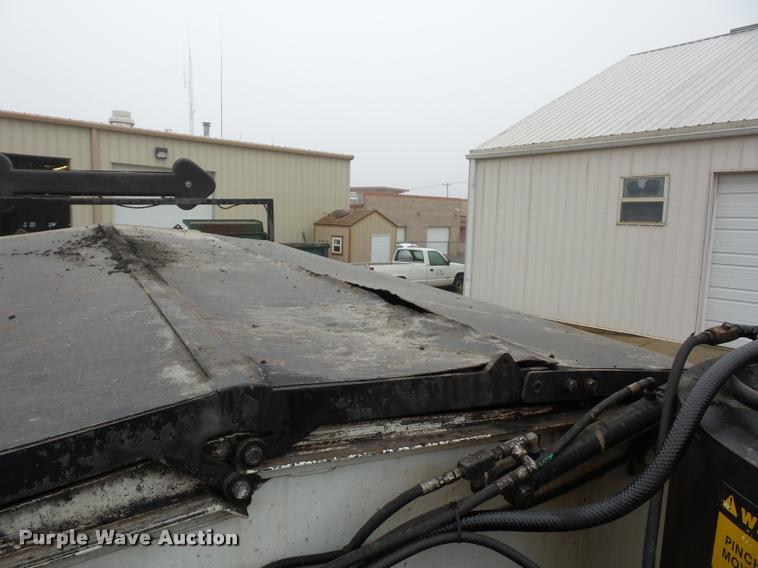 image for item BG9531 2006 Freightliner Business Class M2 pothole patcher truck