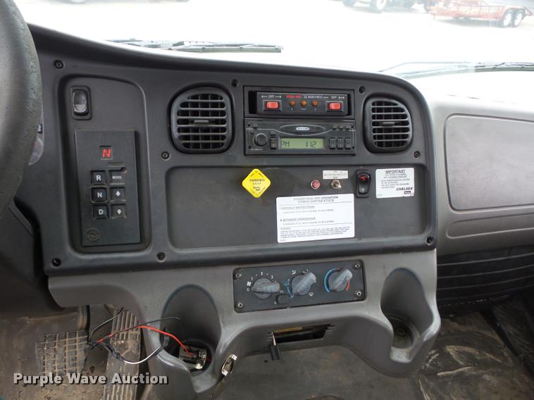 image for item BG9531 2006 Freightliner Business Class M2 pothole patcher truck