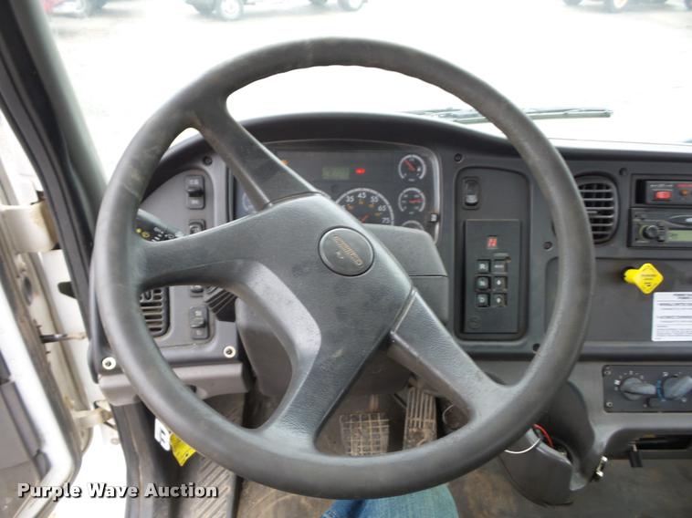 image for item BG9531 2006 Freightliner Business Class M2 pothole patcher truck