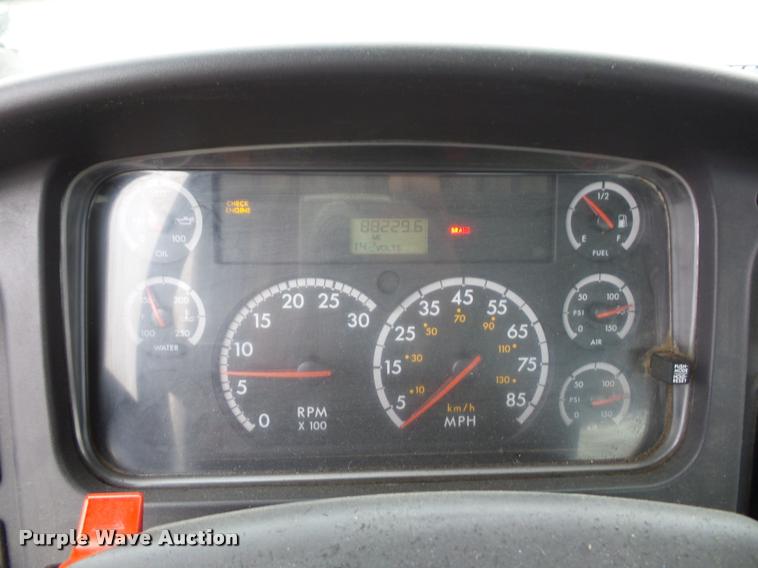 image for item BG9531 2006 Freightliner Business Class M2 pothole patcher truck