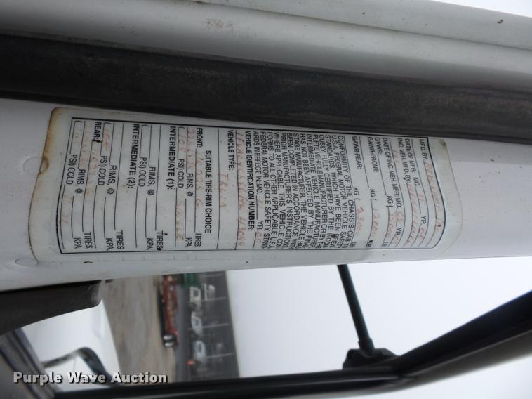 image for item BG9531 2006 Freightliner Business Class M2 pothole patcher truck