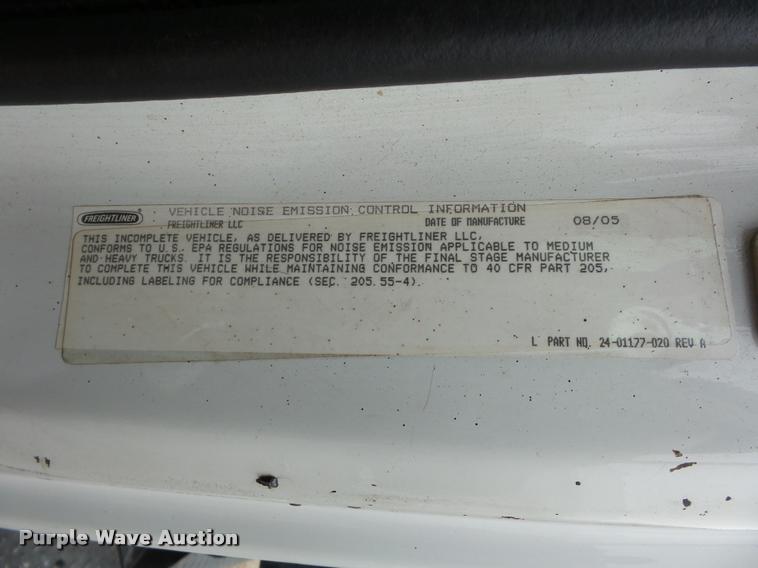 image for item BG9531 2006 Freightliner Business Class M2 pothole patcher truck