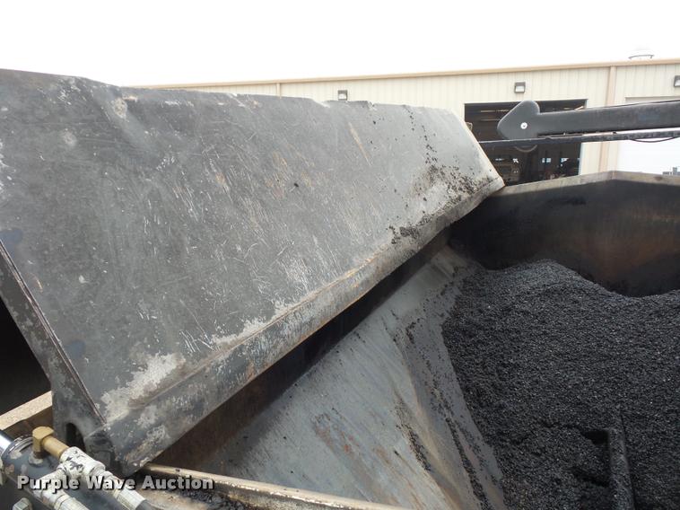 image for item BG9531 2006 Freightliner Business Class M2 pothole patcher truck