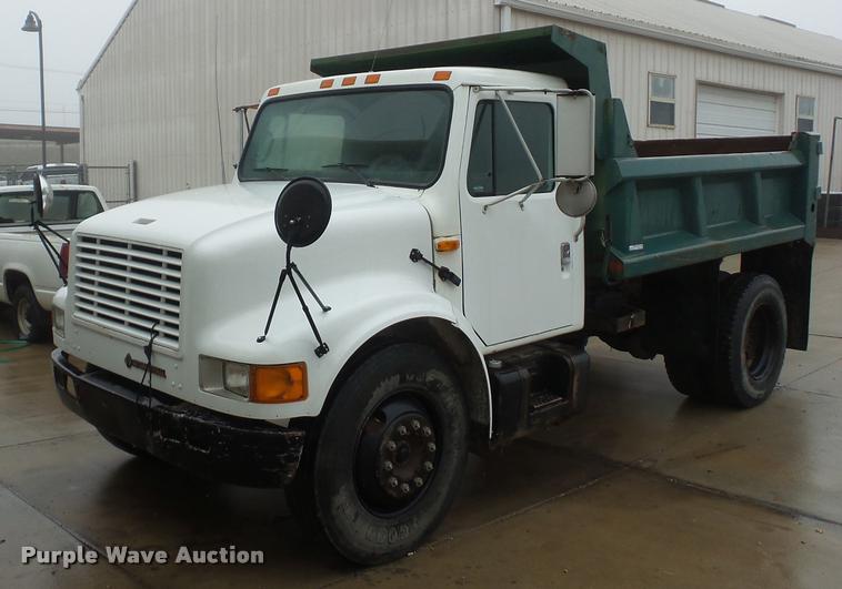 image for item BG9535 1990 International 4600 dump truck