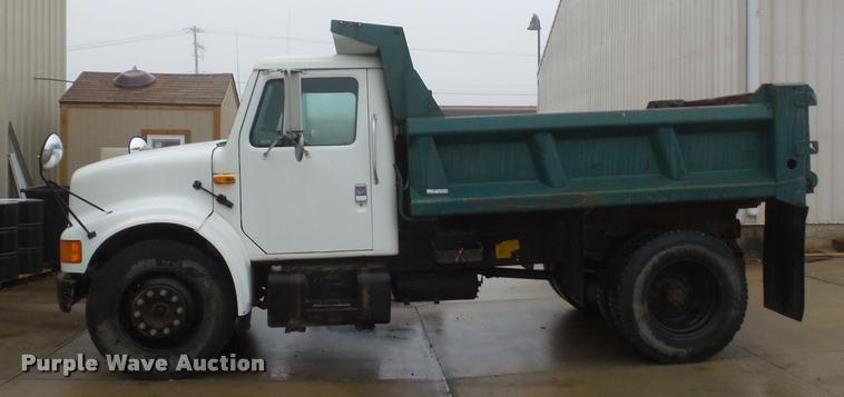 image for item BG9535 1990 International 4600 dump truck