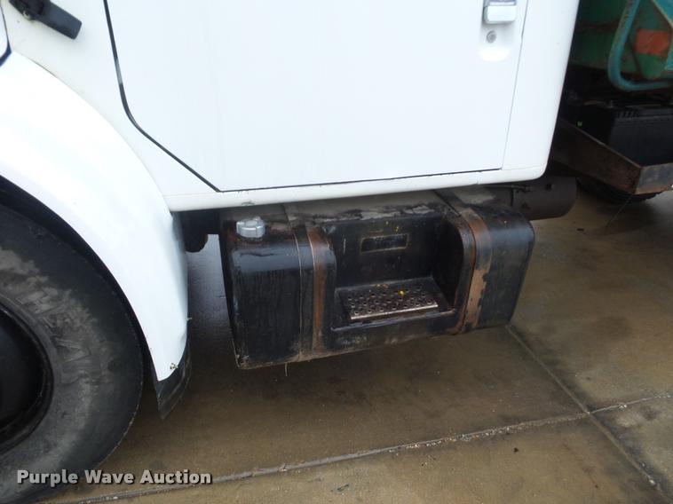 image for item BG9535 1990 International 4600 dump truck