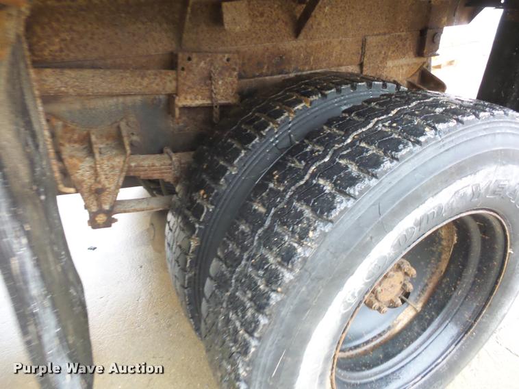 image for item BG9535 1990 International 4600 dump truck