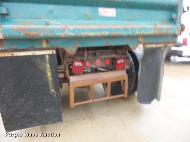 image for item BG9535 1990 International 4600 dump truck