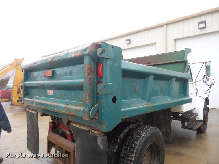 image for item BG9535 1990 International 4600 dump truck