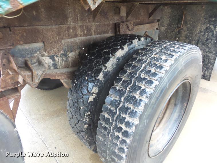 image for item BG9535 1990 International 4600 dump truck