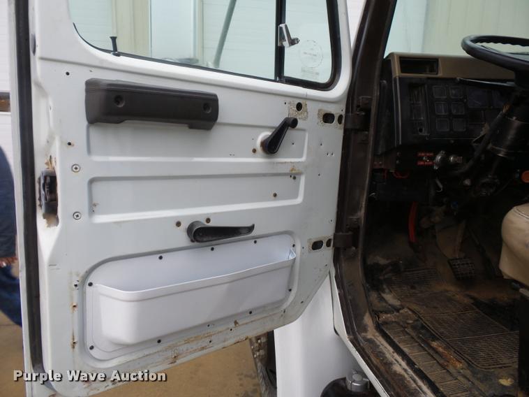 image for item BG9535 1990 International 4600 dump truck