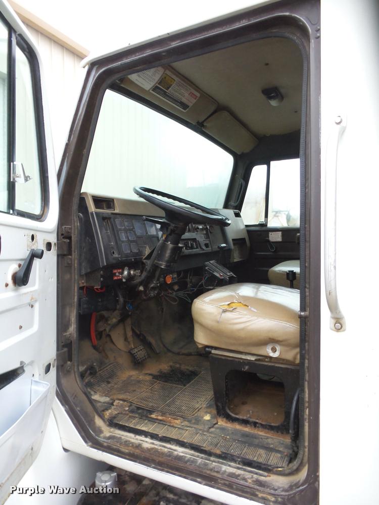 image for item BG9535 1990 International 4600 dump truck