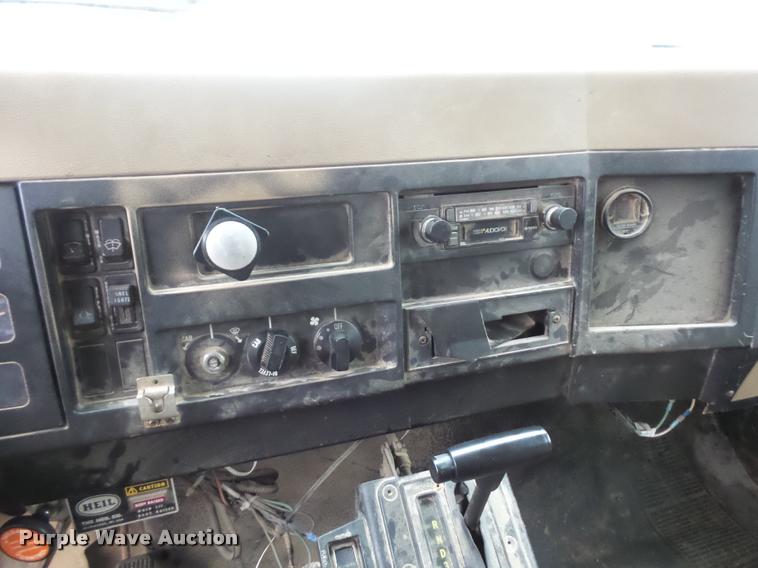 image for item BG9535 1990 International 4600 dump truck