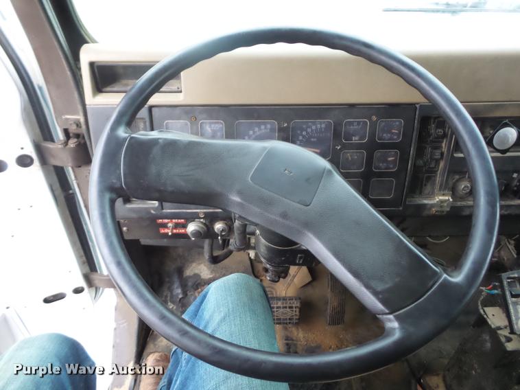 image for item BG9535 1990 International 4600 dump truck