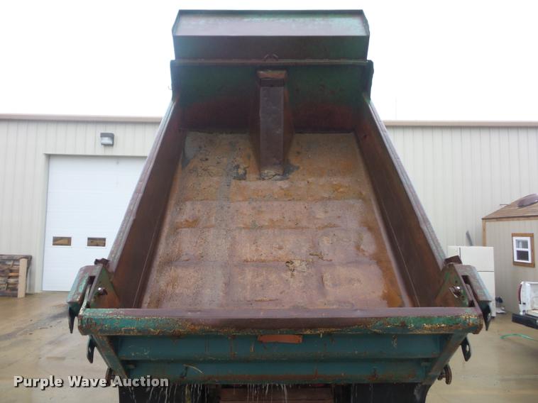 image for item BG9535 1990 International 4600 dump truck