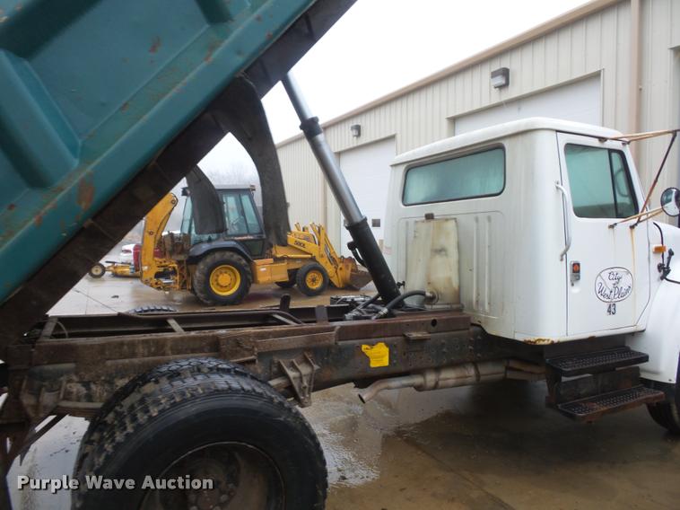 image for item BG9535 1990 International 4600 dump truck
