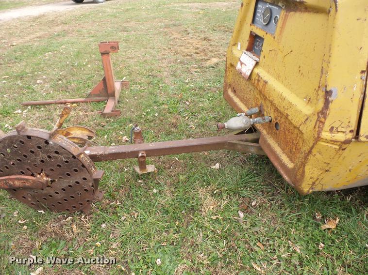 Ingersoll Rand air compressor in Warrensburg, MO | Item BG9552 sold