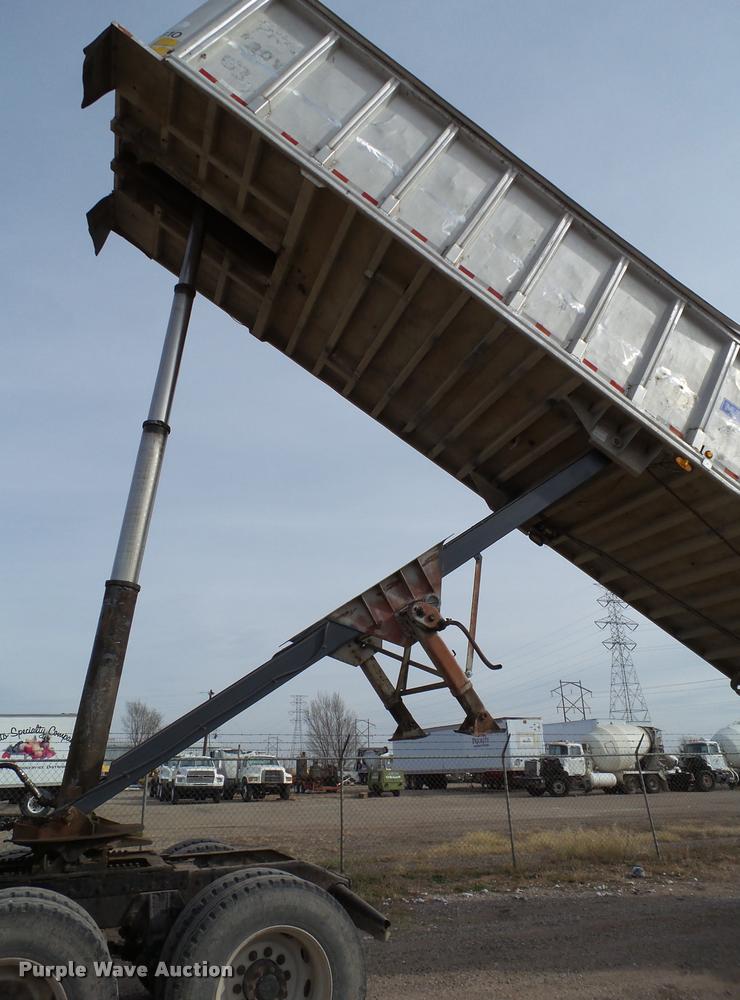 image for item BJ9293 1991 Mate end dump trailer