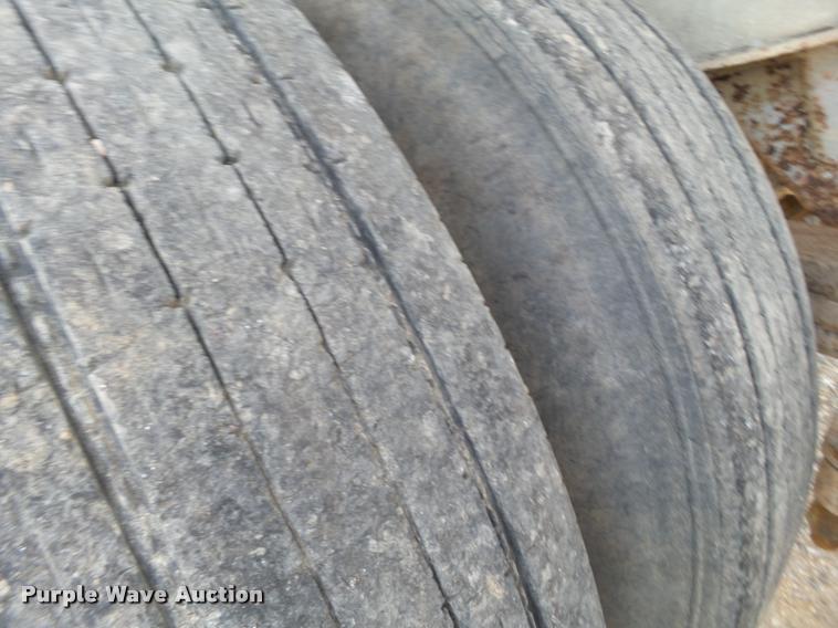 image for item BJ9293 1991 Mate end dump trailer