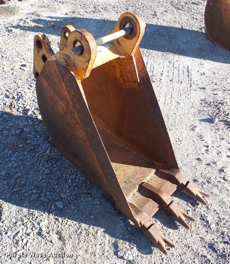 image for item BR9000 Backhoe bucket