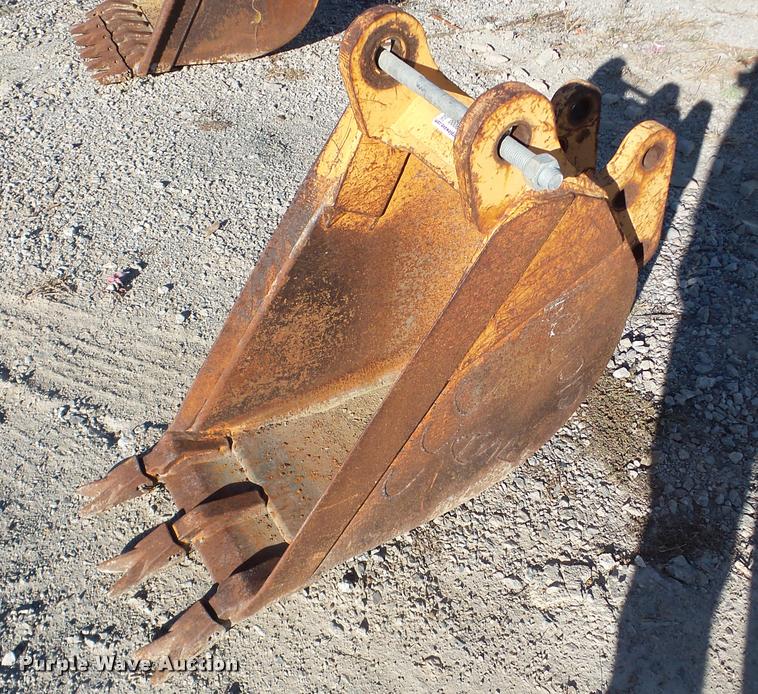 image for item BR9000 Backhoe bucket