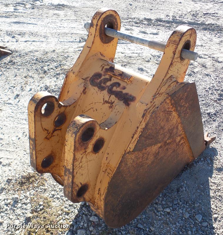 image for item BR9000 Backhoe bucket