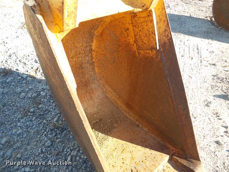 image for item BR9000 Backhoe bucket