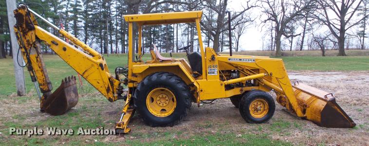 image for item BZ9956 1976 John Deere 410 backhoe