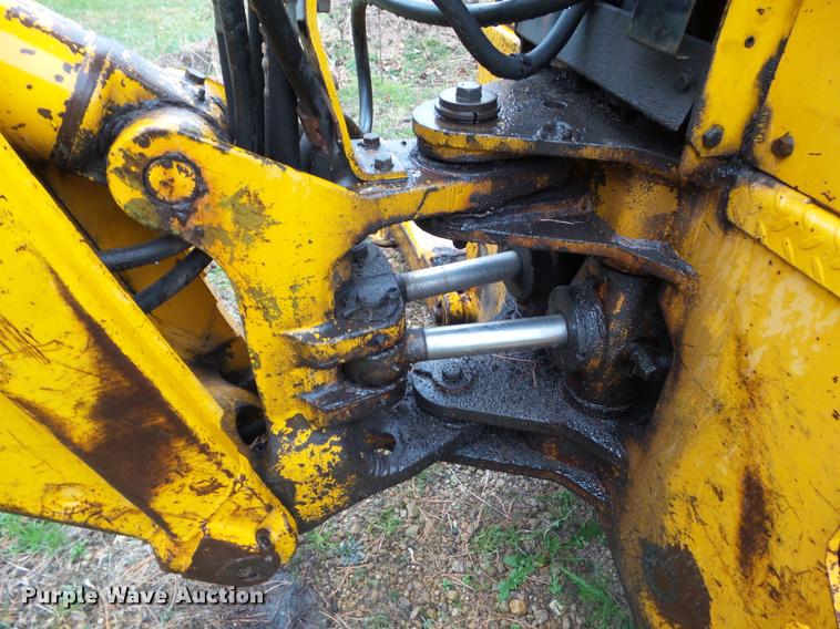 image for item BZ9956 1976 John Deere 410 backhoe