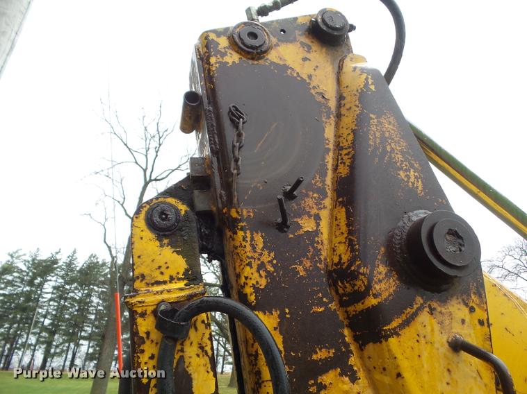 image for item BZ9956 1976 John Deere 410 backhoe