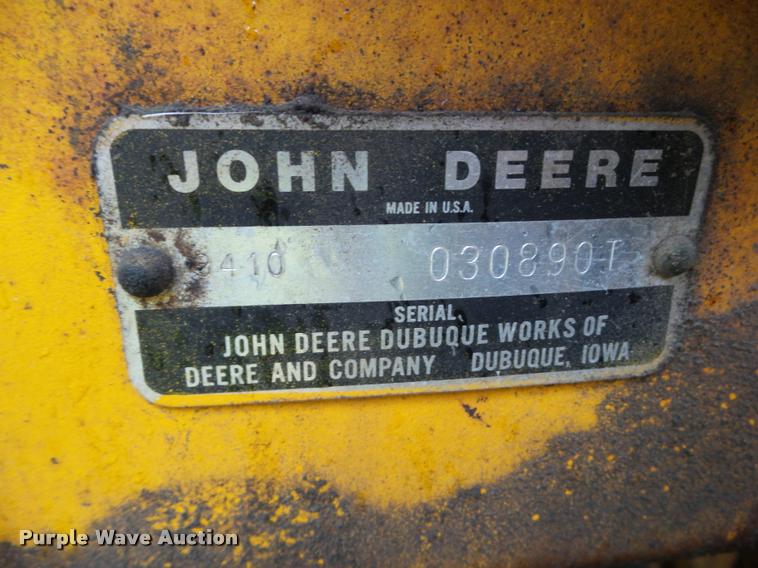 image for item BZ9956 1976 John Deere 410 backhoe