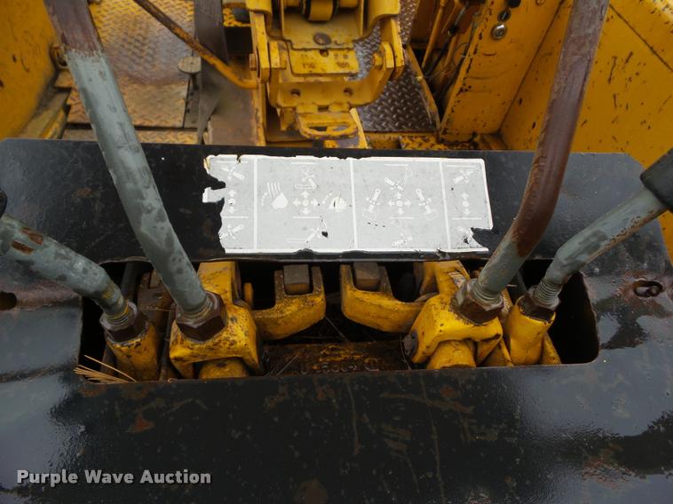 image for item BZ9956 1976 John Deere 410 backhoe