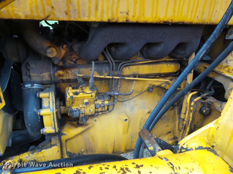 image for item BZ9956 1976 John Deere 410 backhoe