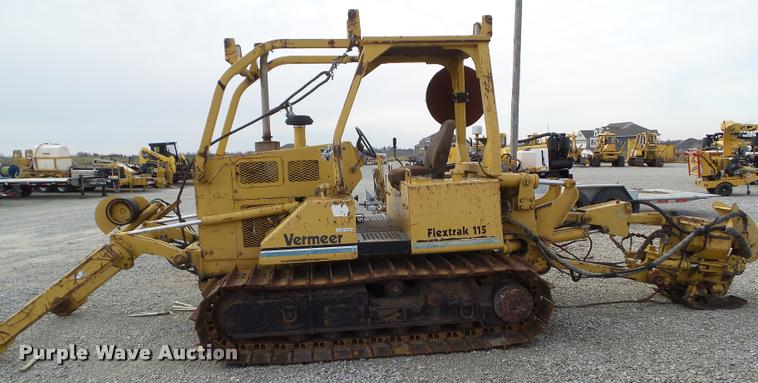 image for item BZ9959 1997 Vermeer RC6000 Flextrak 115 vibratory plow