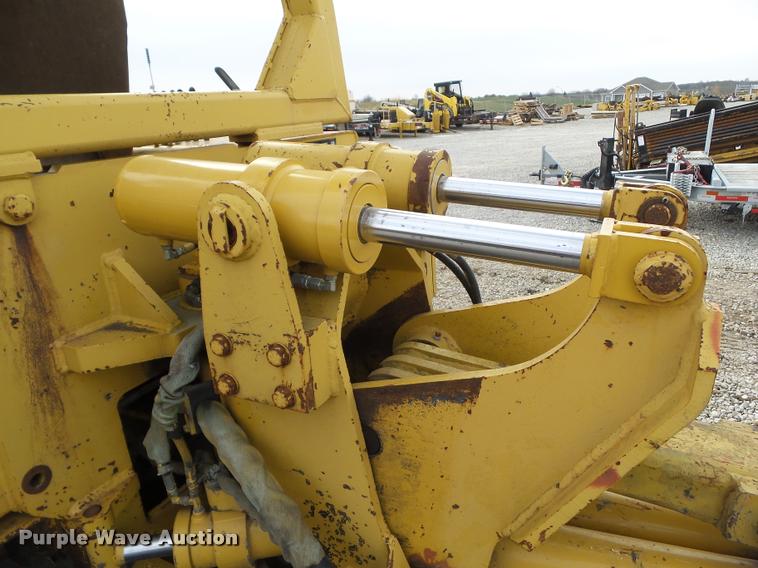 image for item BZ9959 1997 Vermeer RC6000 Flextrak 115 vibratory plow