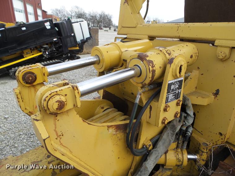 image for item BZ9959 1997 Vermeer RC6000 Flextrak 115 vibratory plow