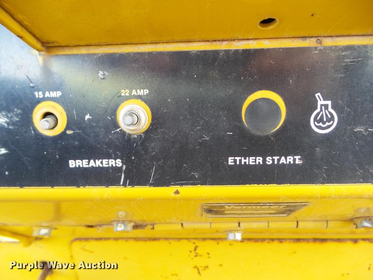 image for item BZ9959 1997 Vermeer RC6000 Flextrak 115 vibratory plow