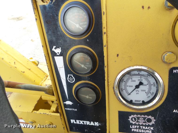 image for item BZ9959 1997 Vermeer RC6000 Flextrak 115 vibratory plow