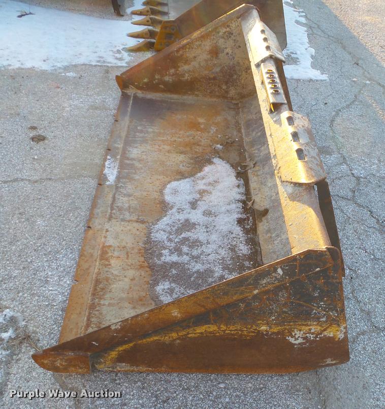 image for item BZ9962 Skid steer bucket