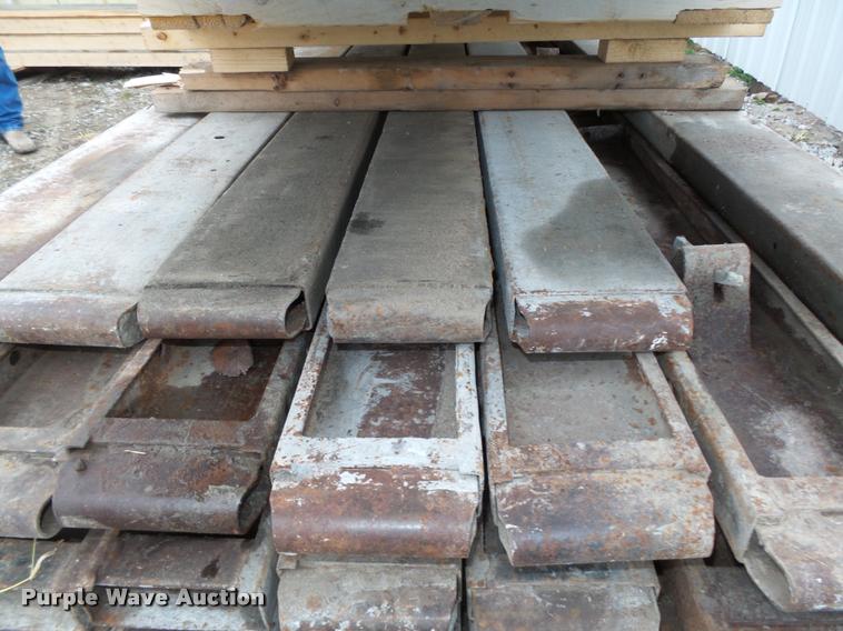 image for item CA9329 Concrete forms