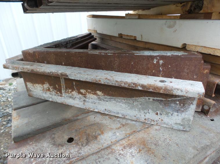 image for item CA9329 Concrete forms