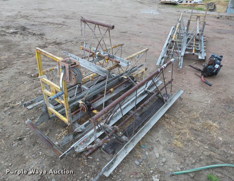 image for item CA9331 Vibrating concrete screed