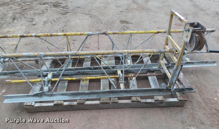 image for item CA9331 Vibrating concrete screed